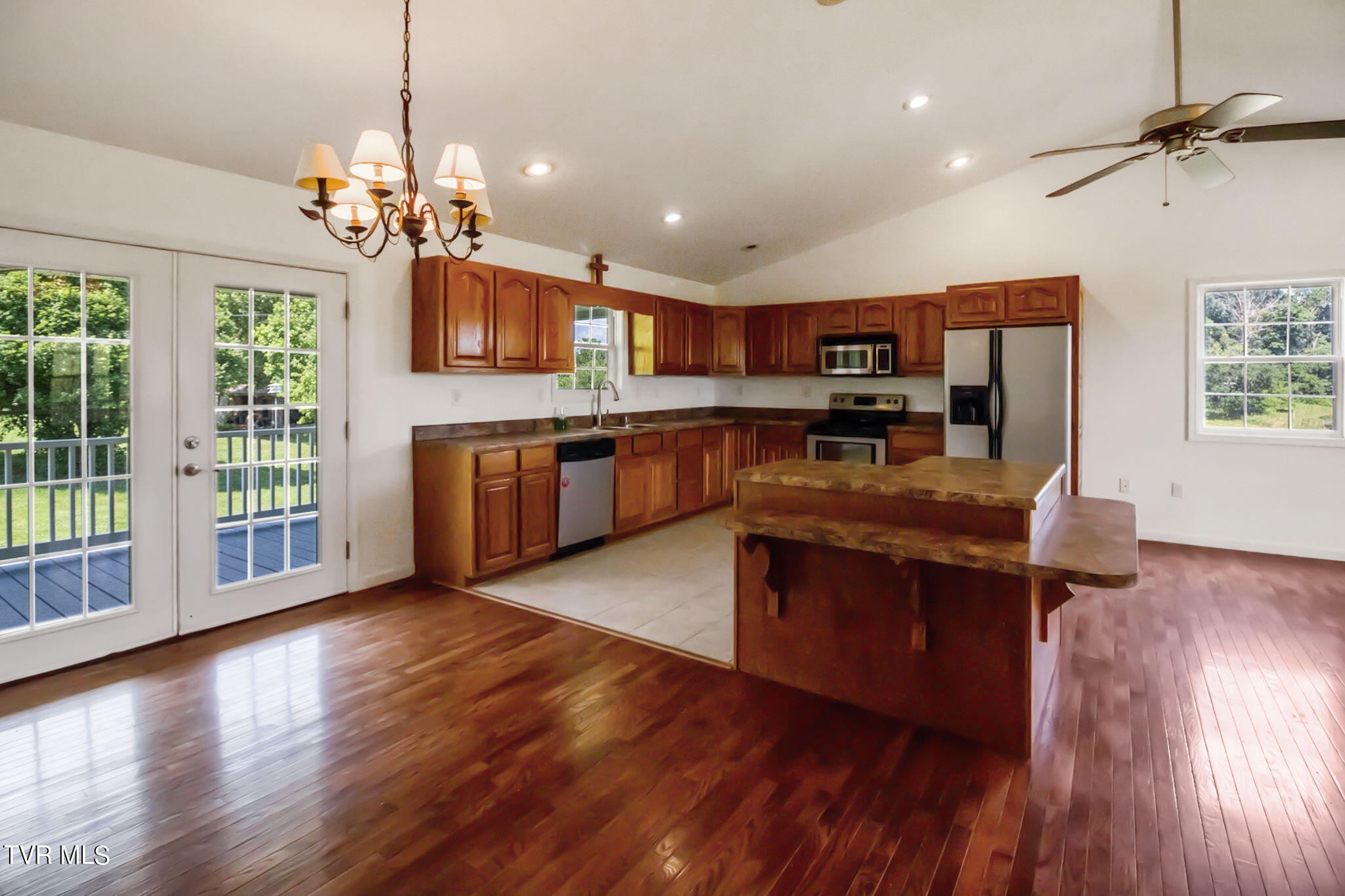 5360 Warrensburg Road Greeneville, TN 37743 - Photo 7 of 27 09