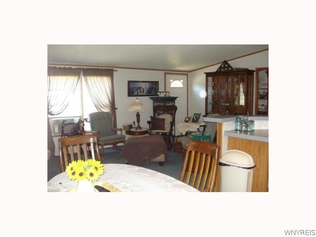 621 New Road Ransomville, NY 14131 - Photo 5 of 5 Living Room