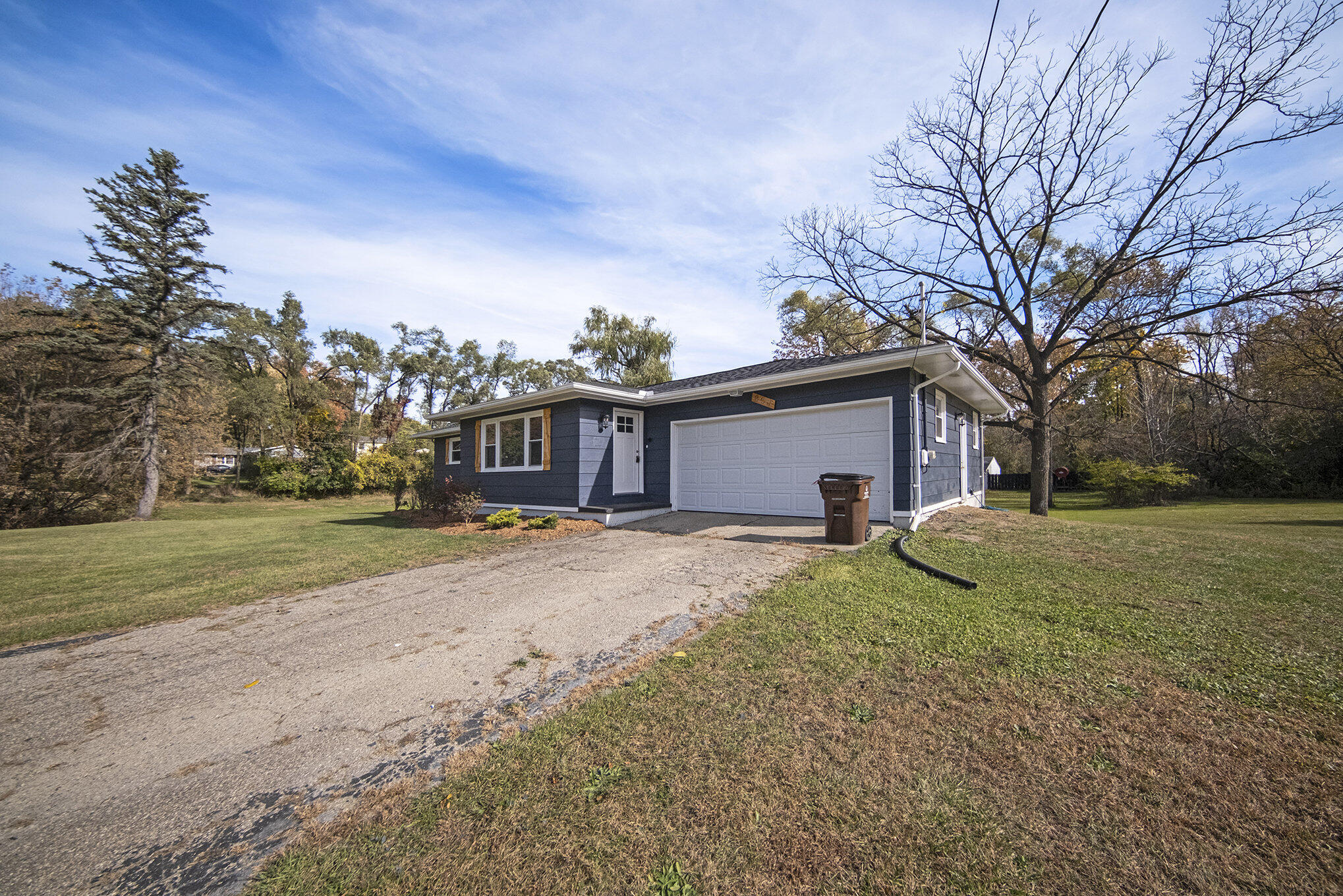 857 South Dettman Road Jackson, MI 49203 - Photo 3 of 27 857 S Dettman Rd, Jackson, MI 49203