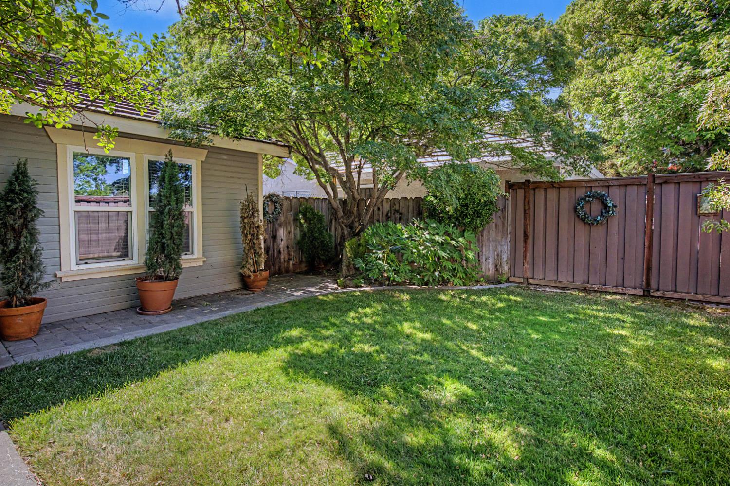 204 Gelf Lane Modesto, CA 95357 - Photo 2 of 29 Enclosed front yard.