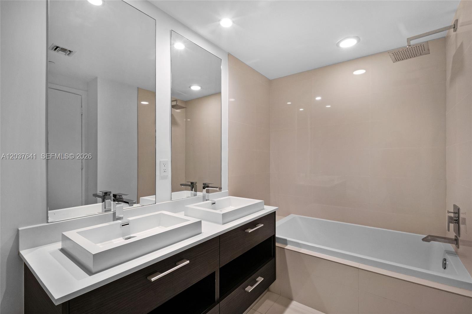45 Southwest 9th Street, Unit 2305 Miami, FL 33130 - Photo 10 of 16