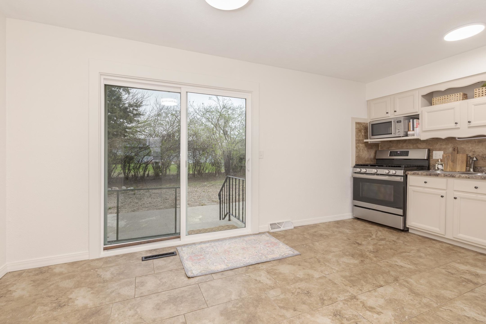 1810 Hoover Drive Normal, IL 61761 - Photo 11 of 28