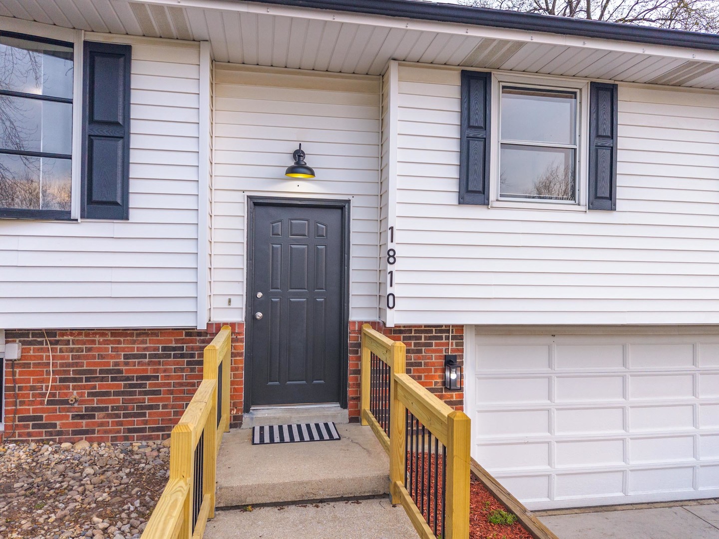 1810 Hoover Drive Normal, IL 61761 - Photo 3 of 28