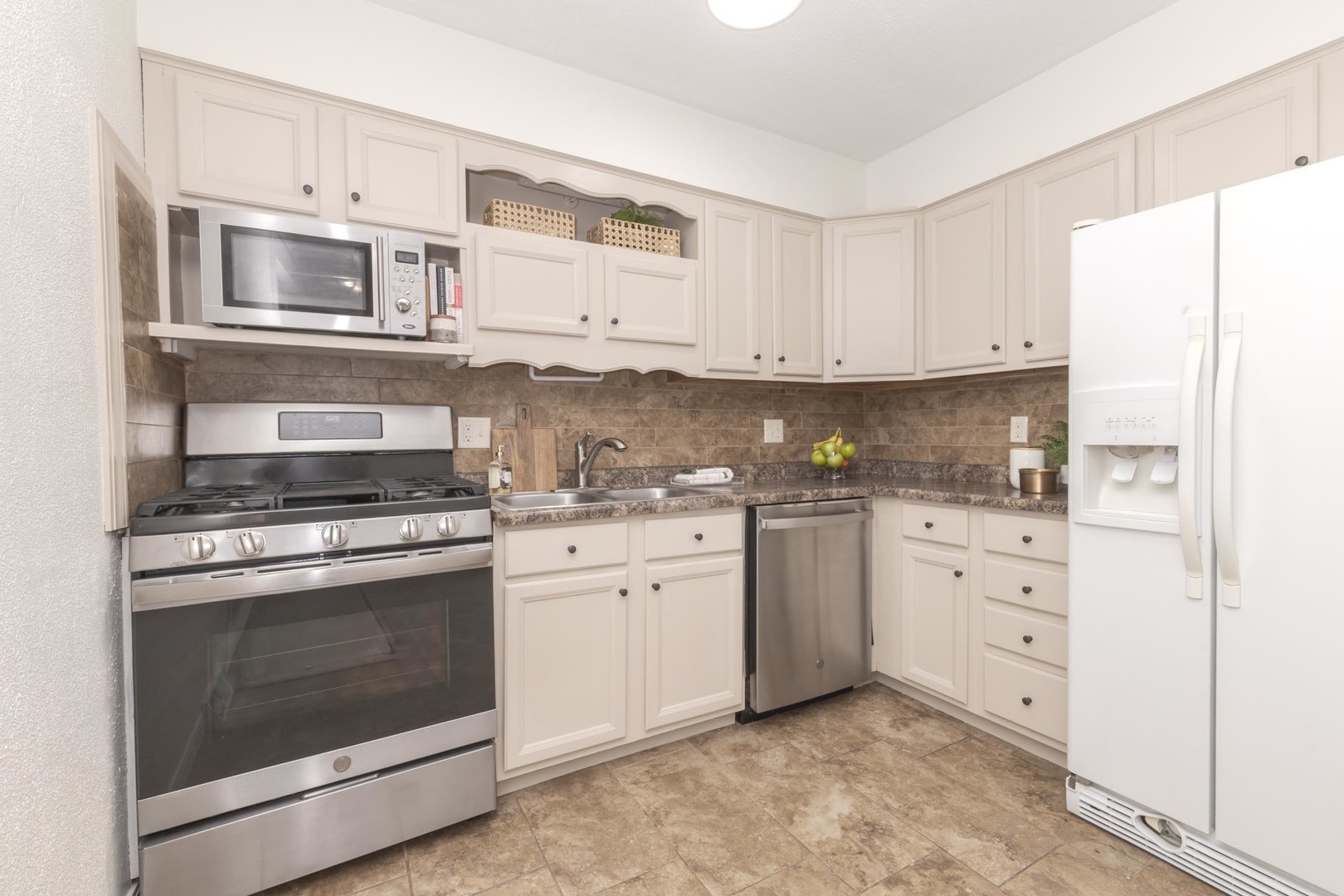 1810 Hoover Drive Normal, IL 61761 - Photo 9 of 28