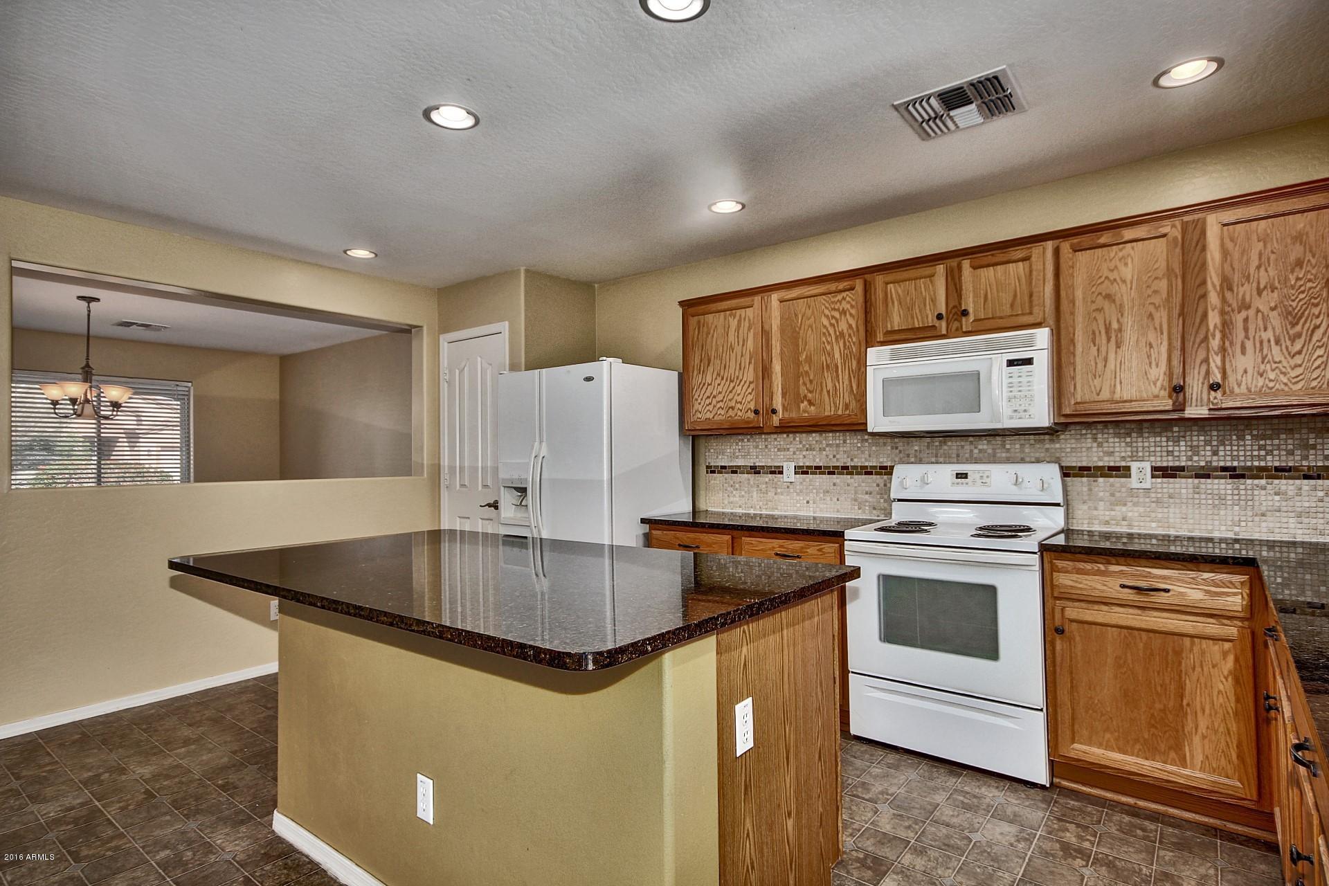 16173 West Hearn Road Surprise, AZ 85379 - Photo 6 of 28 0006-Hearn (6)
