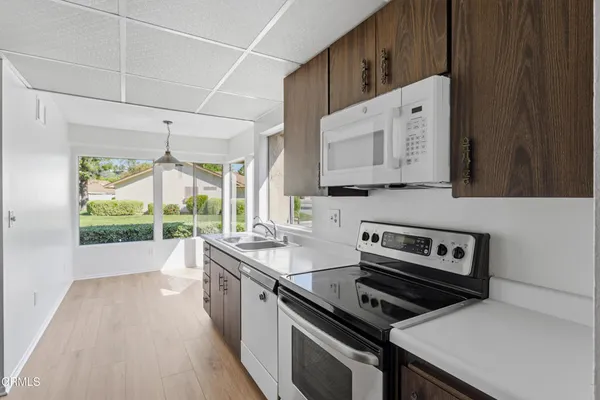$519,900 | 7202 Village 7, Camarillo, CA 93012