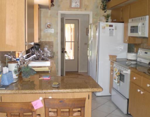 137 Dunes Edge Road Jupiter, FL 33477 - Photo 2 of 11 kitchen