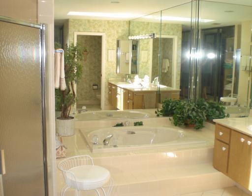 137 Dunes Edge Road Jupiter, FL 33477 - Photo 7 of 11 master bath