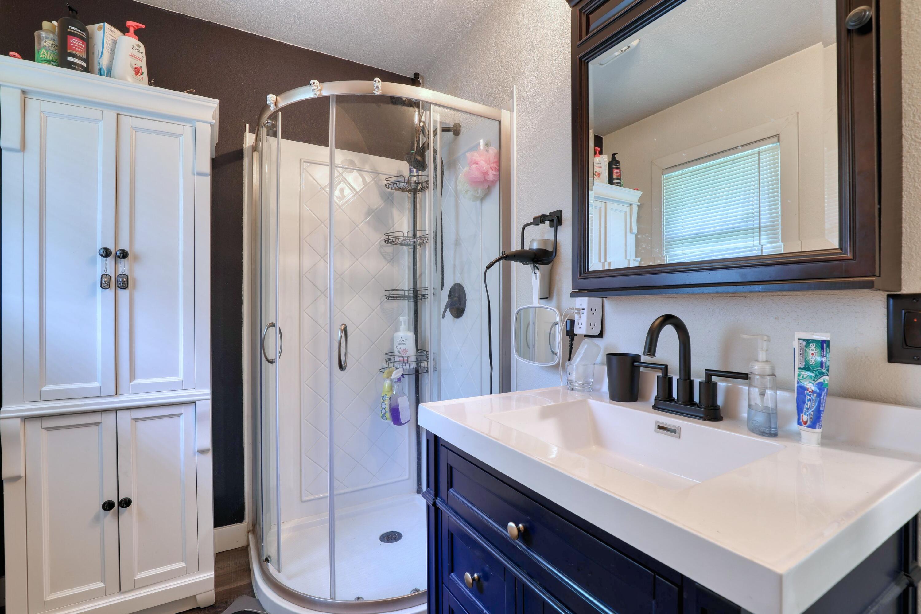 2840 Church Road Jackson, WI 53037 - Photo 16 of 25 Full Bathroom 2