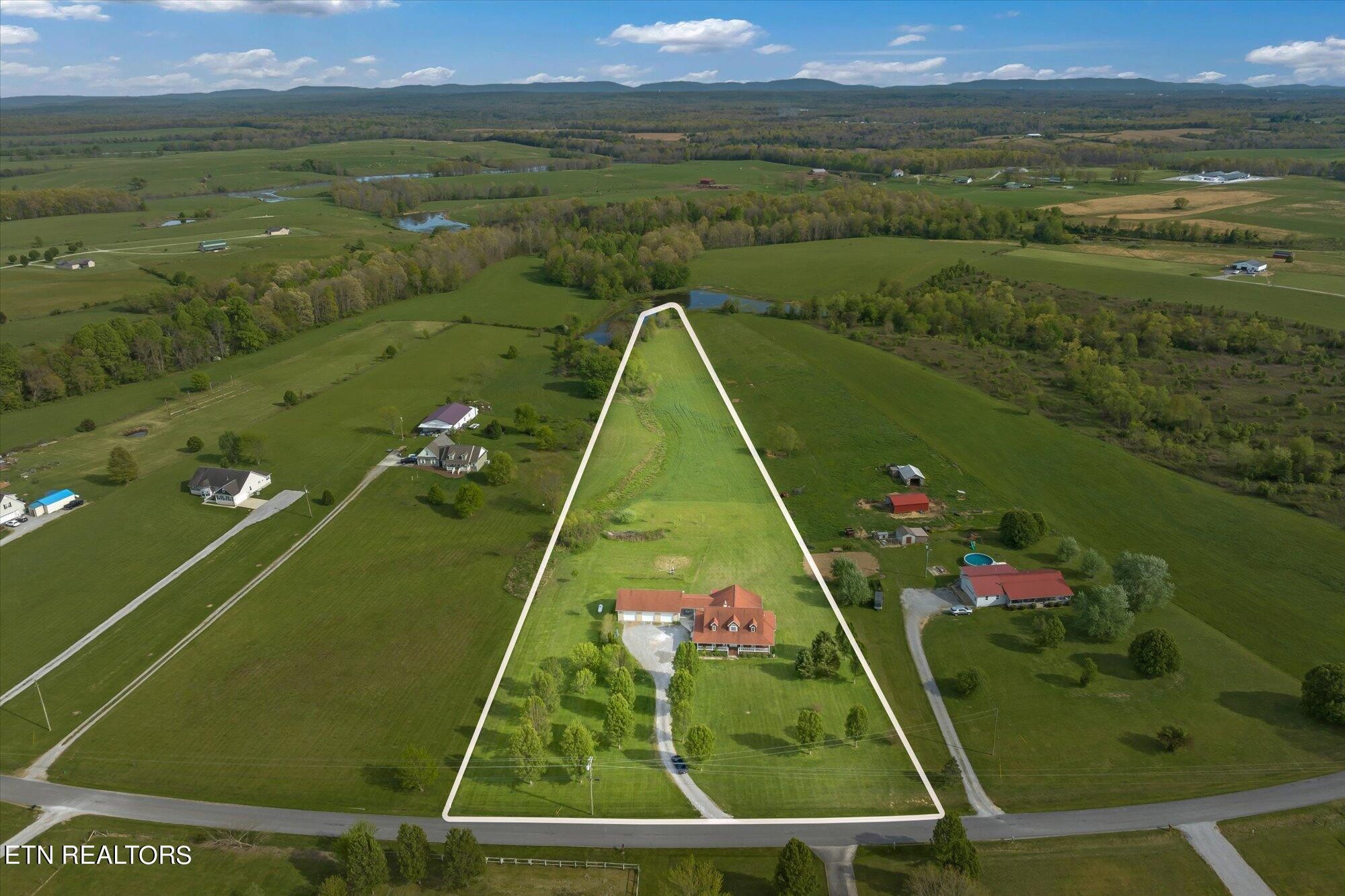 3526 Potato Farm Road Crossville, TN 38571 - Photo 3 of 51 Gallery Image 3