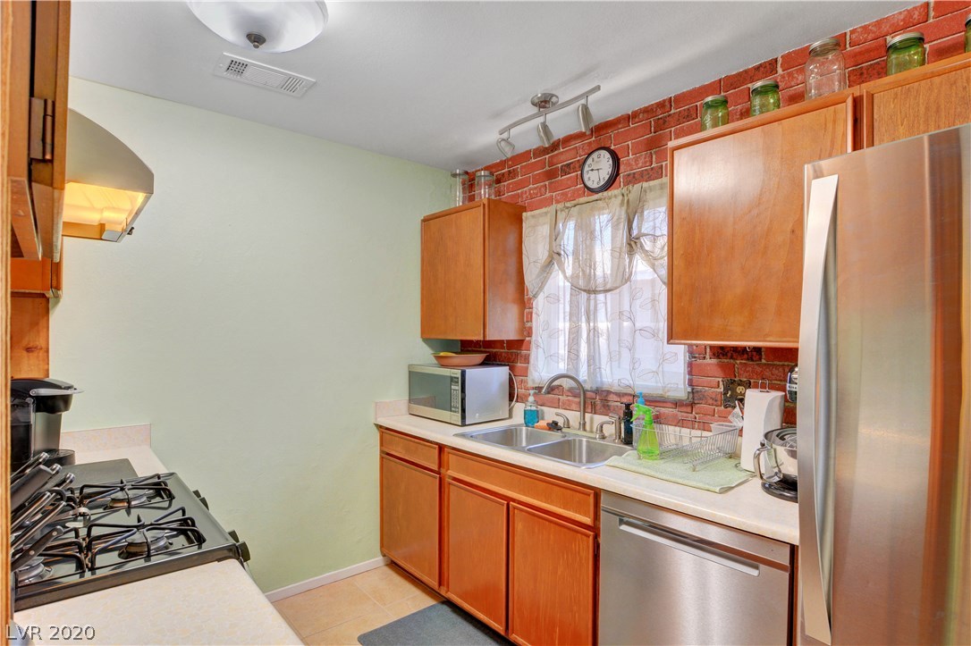 505 Altamira Road Las Vegas, NV 89145 - Photo 18 of 36 Gallery Image 18