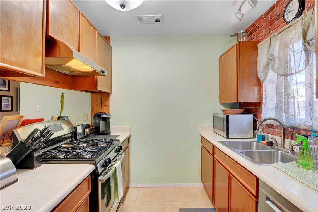 505 Altamira Road Las Vegas, NV 89145 - Photo 19 of 36 Gallery Image 19