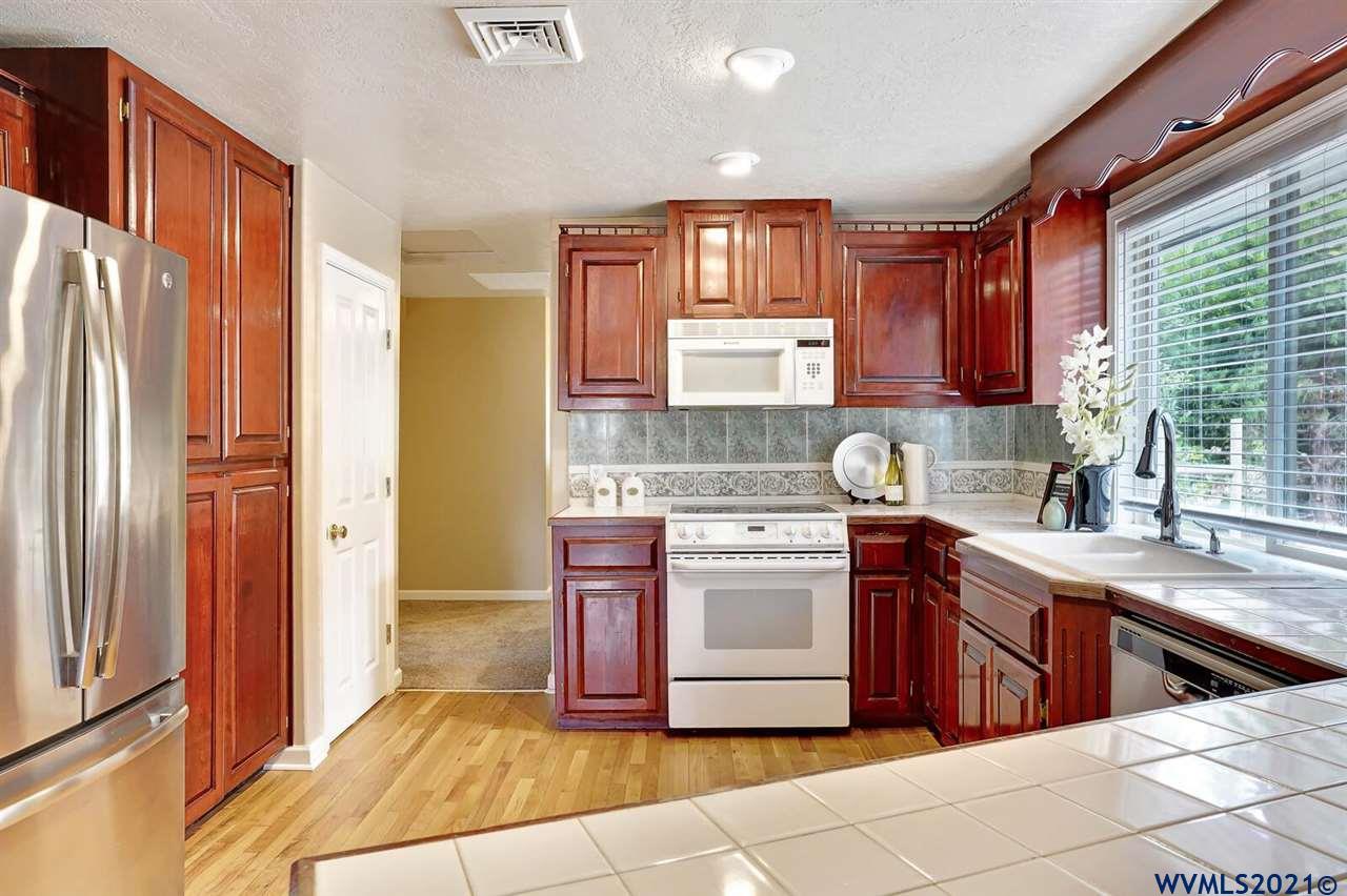 31936 Fern Road Philomath, OR 97370 - Photo 6 of 42 Gallery Image 6