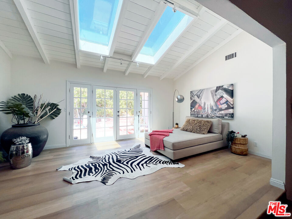 22477 Liberty Bell Road Calabasas, CA 91302 - Photo 2 of 26 Gallery Image 2