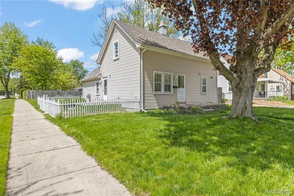 $129,900 | 5996 Princess Street, Taylor, MI 48180