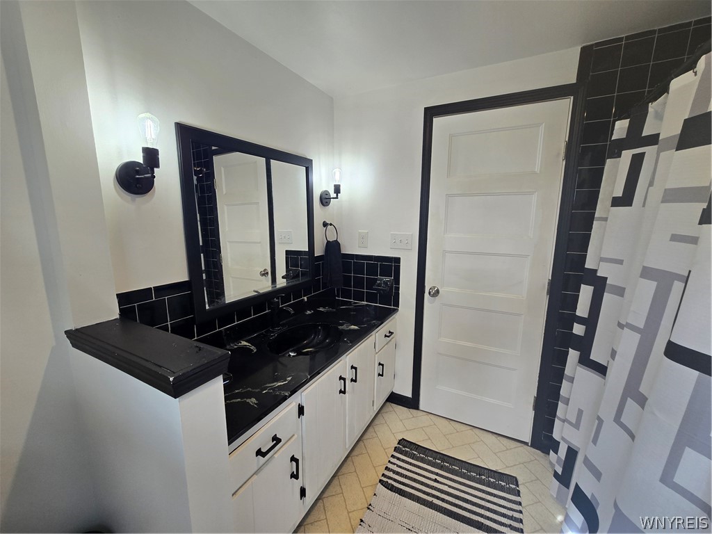 465 Rowley Road Cheektowaga, NY 14043 - Photo 14 of 25 full bathroom (tub) upstairs