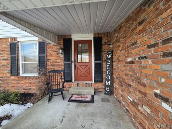 $384,999 | 465 Rowley Road, Cheektowaga, NY 14043