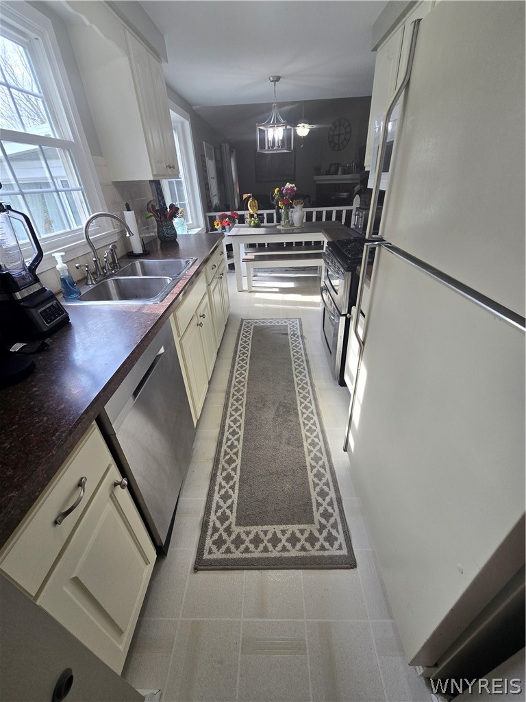 465 Rowley Road Cheektowaga, NY 14043 - Photo 6 of 25 kitchen