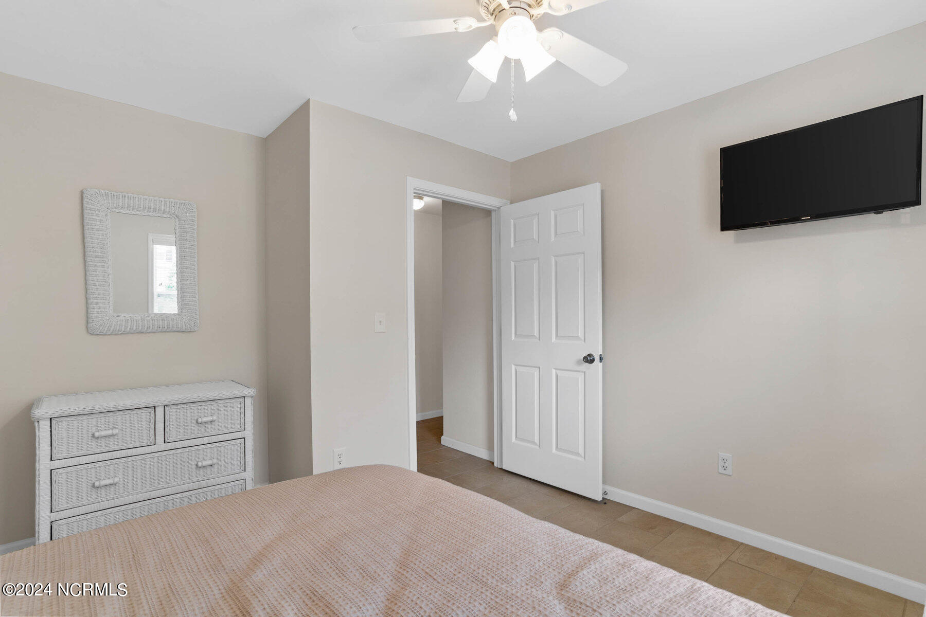 5128 Greenville Loop Road, Unit B Wilmington, NC 28409 - Photo 19 of 25 019_5128_greenville_loop_road-19