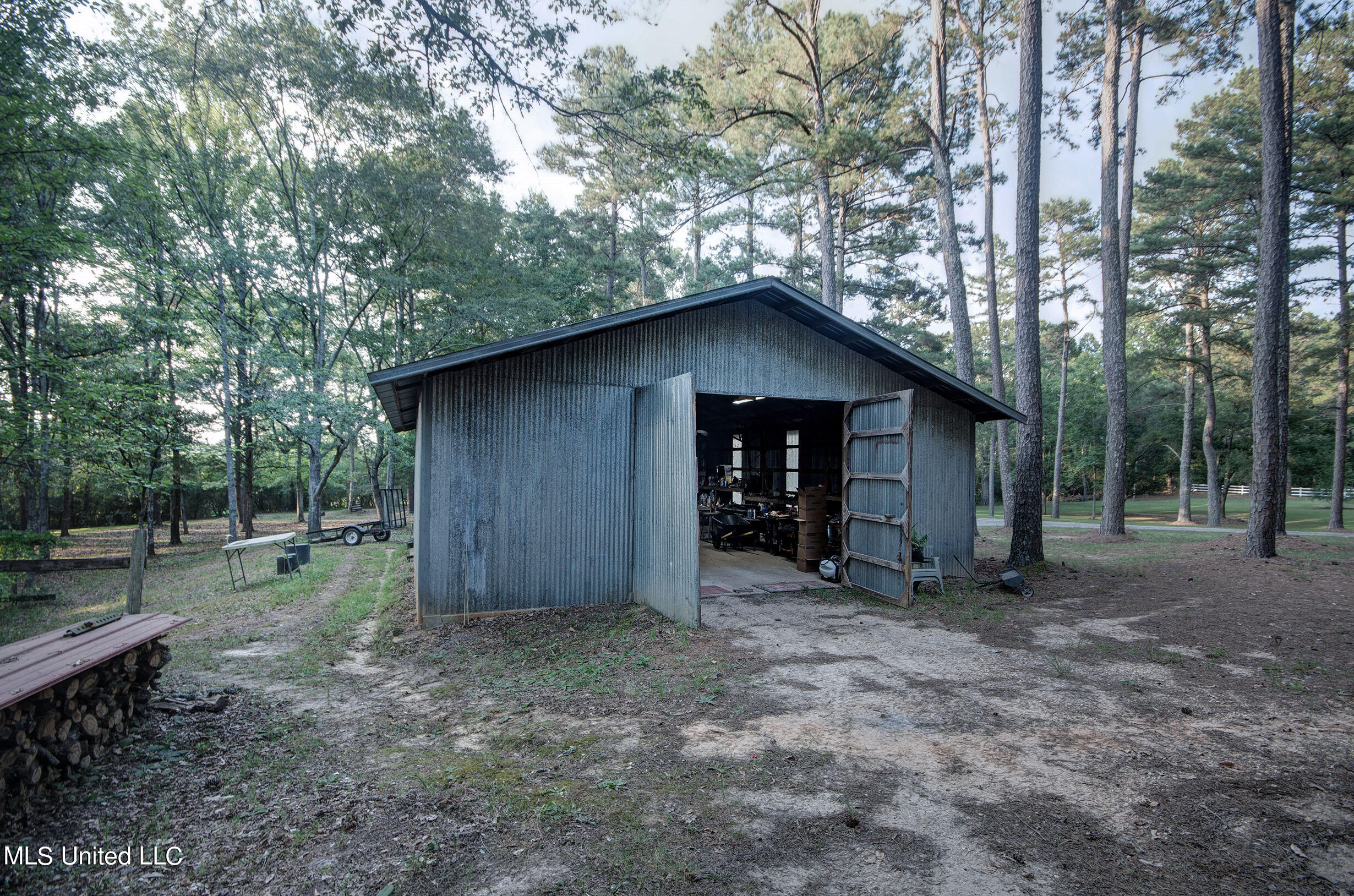 250 Roberts Road Newhebron, MS 39140 - Photo 11 of 46 IMGP1939_40_41