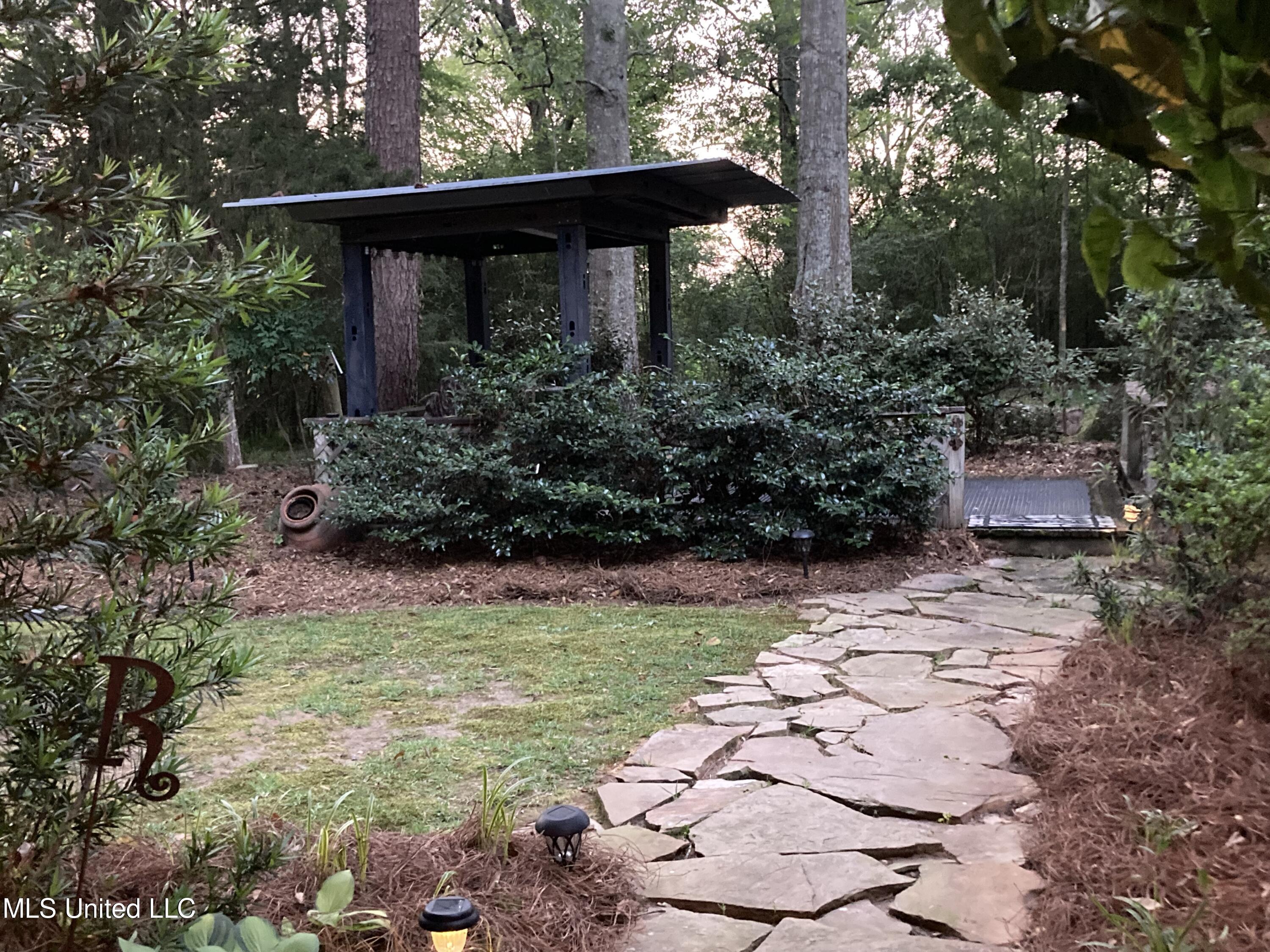 250 Roberts Road Newhebron, MS 39140 - Photo 29 of 46 IMG-4931