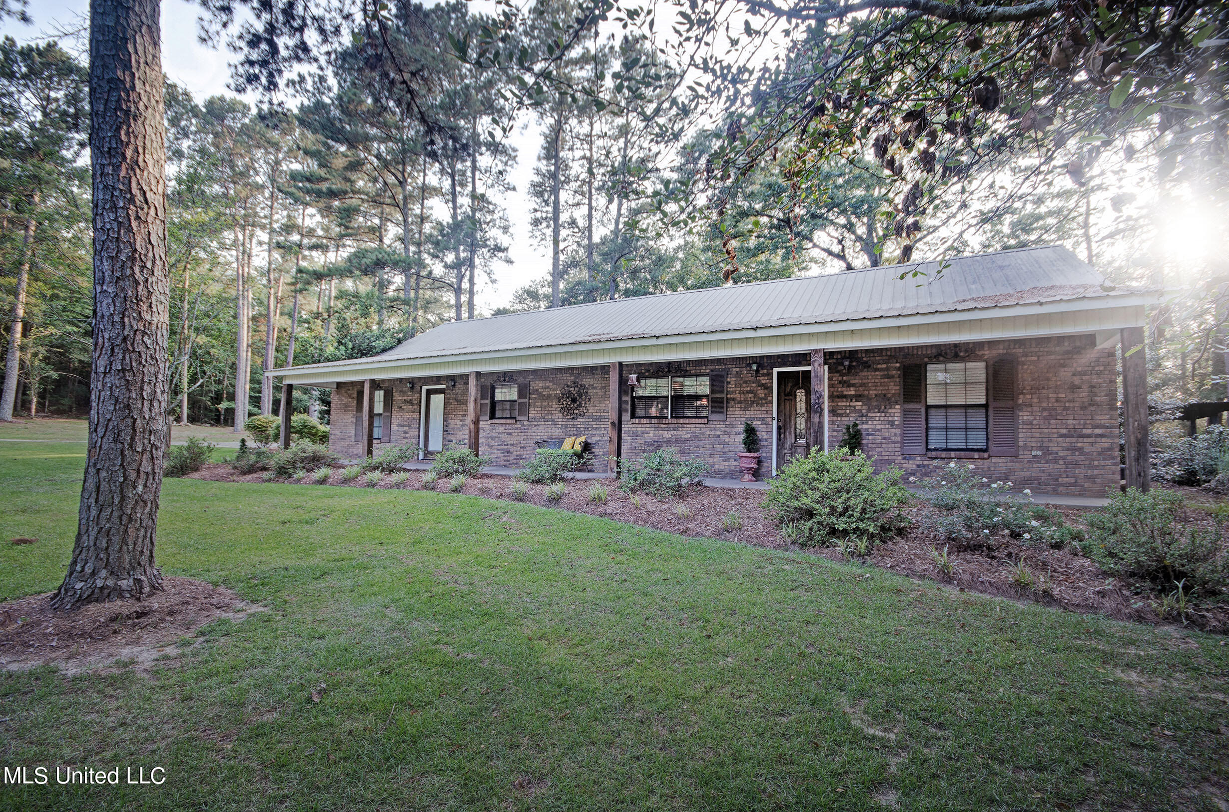 250 Roberts Road Newhebron, MS 39140 - Photo 4 of 46 IMGP1903_4_5