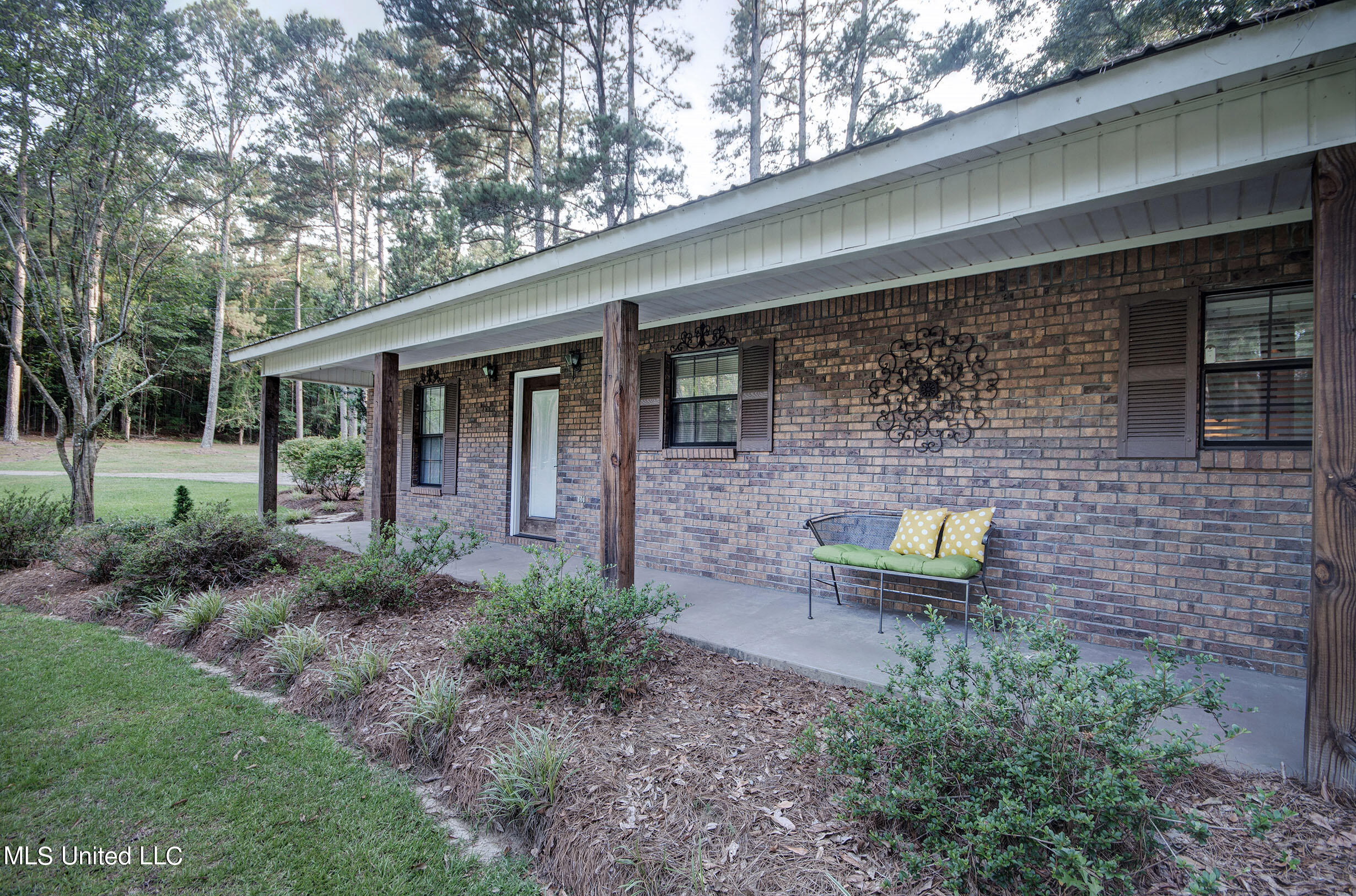250 Roberts Road Newhebron, MS 39140 - Photo 6 of 46 IMGP1912_3_4