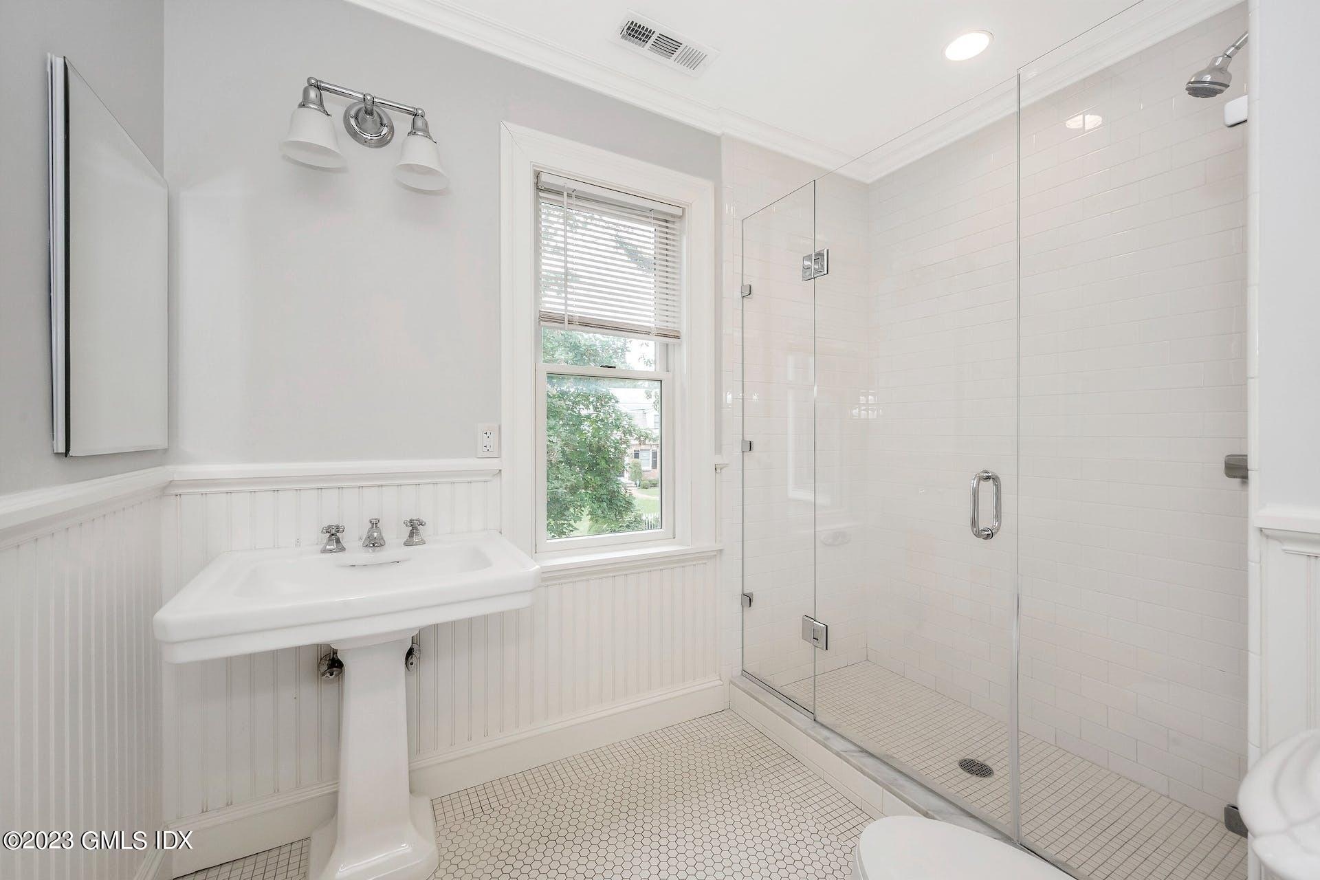 10 Thorn Hill Road Riverside, CT 06878 - Photo 17 of 29 019-451977-MTZ_3255_12844944
