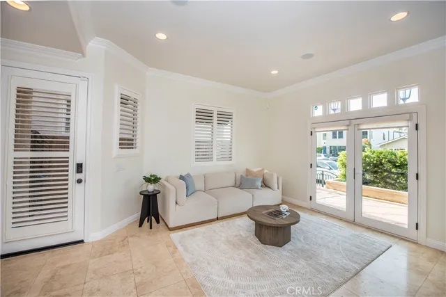 $2,495,000 | 316 6th Street, Huntington Beach, CA 92648