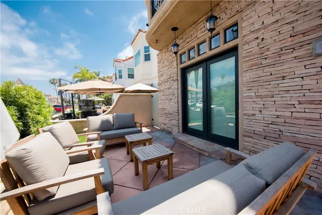 $2,495,000 | 316 6th Street, Huntington Beach, CA 92648