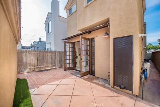 $2,495,000 | 316 6th Street, Huntington Beach, CA 92648