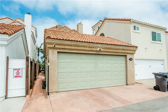 $2,495,000 | 316 6th Street, Huntington Beach, CA 92648