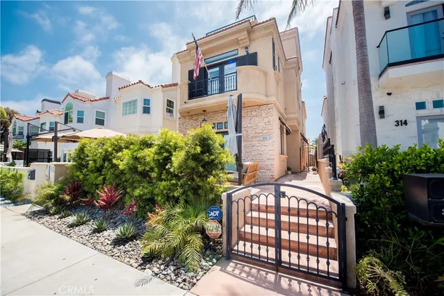 $2,495,000 | 316 6th Street, Huntington Beach, CA 92648