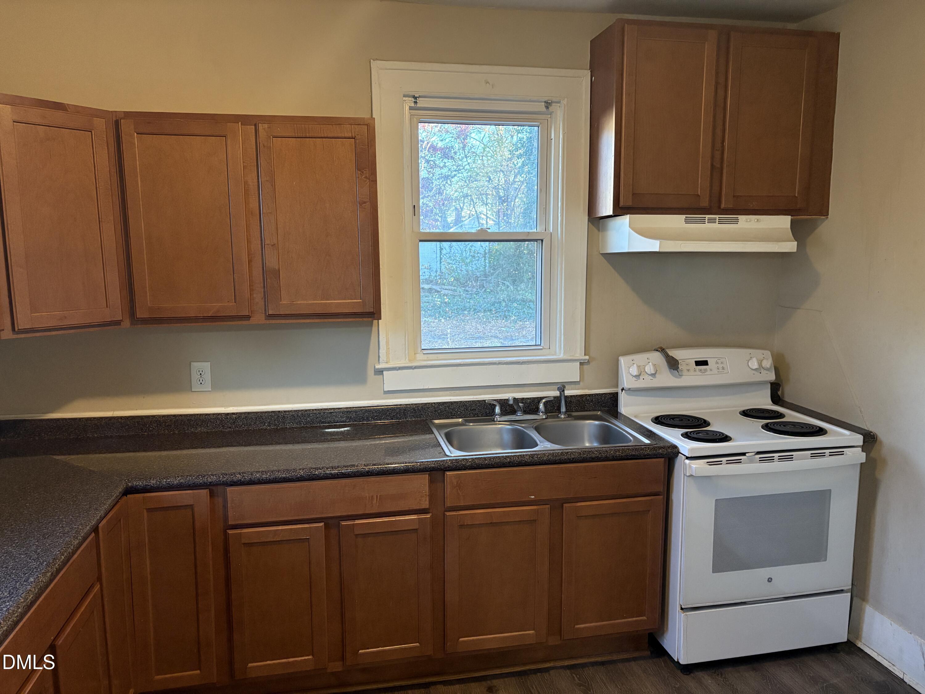 608 North Driver Street Durham, NC 27703 - Photo 6 of 14 Kitchen