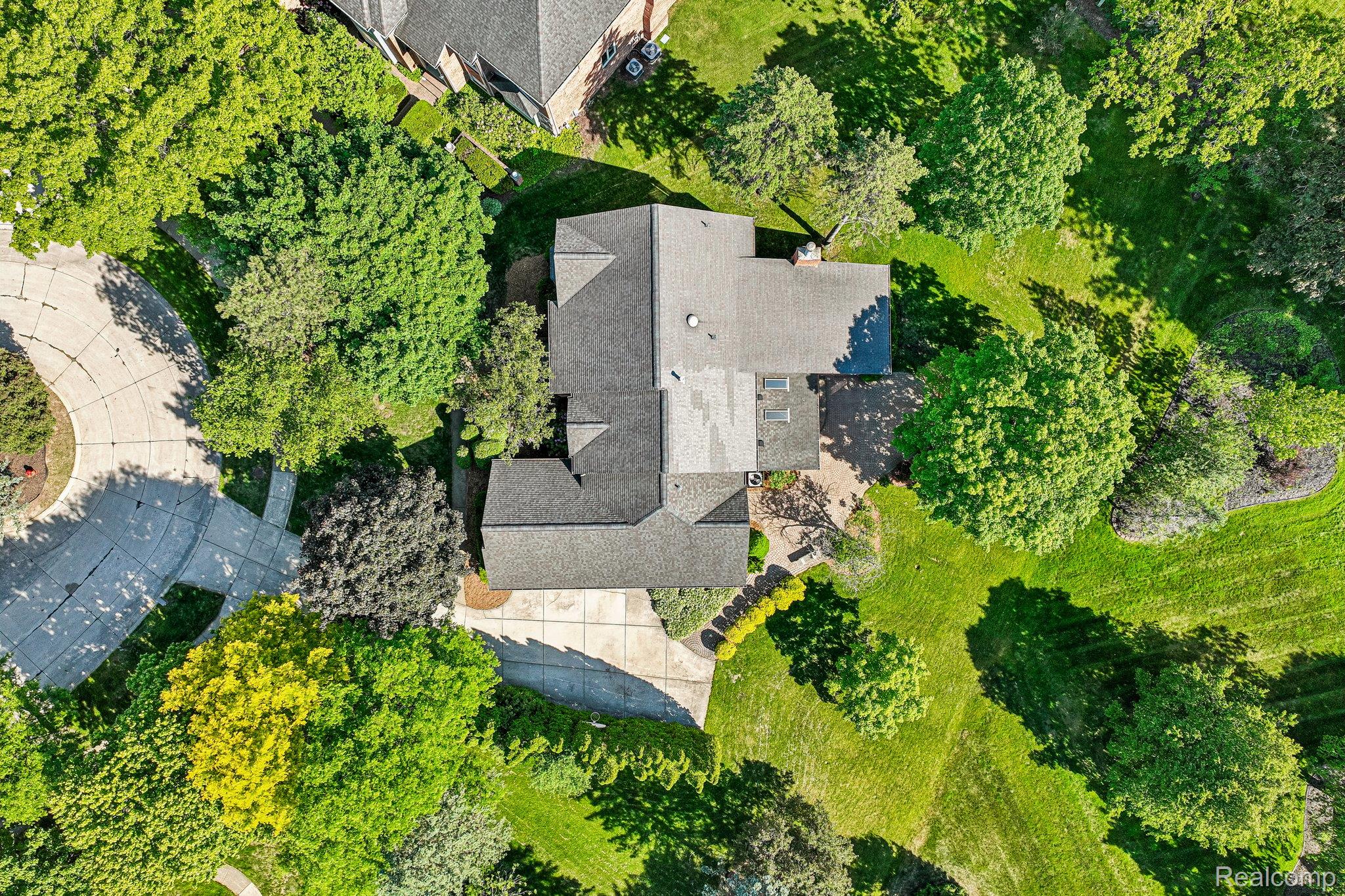 4523 Rivers Edge Drive Troy, MI 48098 - Photo 64 of 66 69-web-or-mls-Rivers Edge Dr-S0306-069.jpg