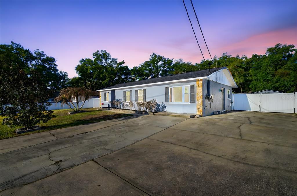 7403 Providence Road Riverview, FL 33578 - Photo 4 of 49
