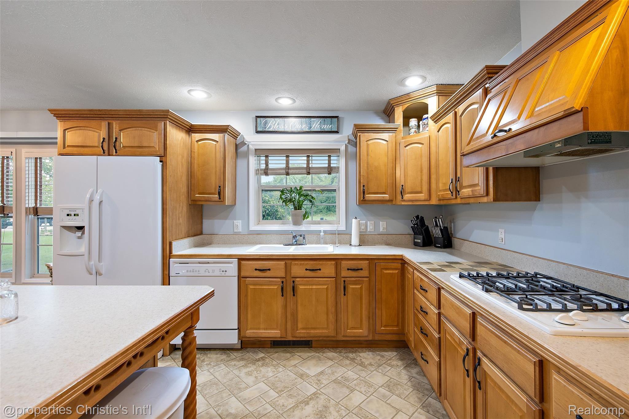 54019 County Line Road New Baltimore, MI 48047 - Photo 7 of 31 54019 County Line-20.jpg