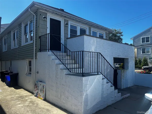 $3,800 | 105 Ohio Avenue, Unit UPPR, Long Beach, NY 11561