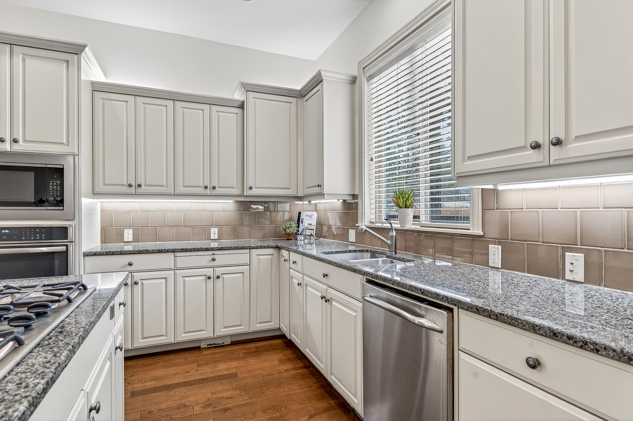 61102 Aspen Rim Lane Bend, OR 97702 - Photo 11 of 32 Gallery Image 11