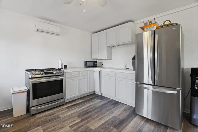 a view of livingroom with seating space