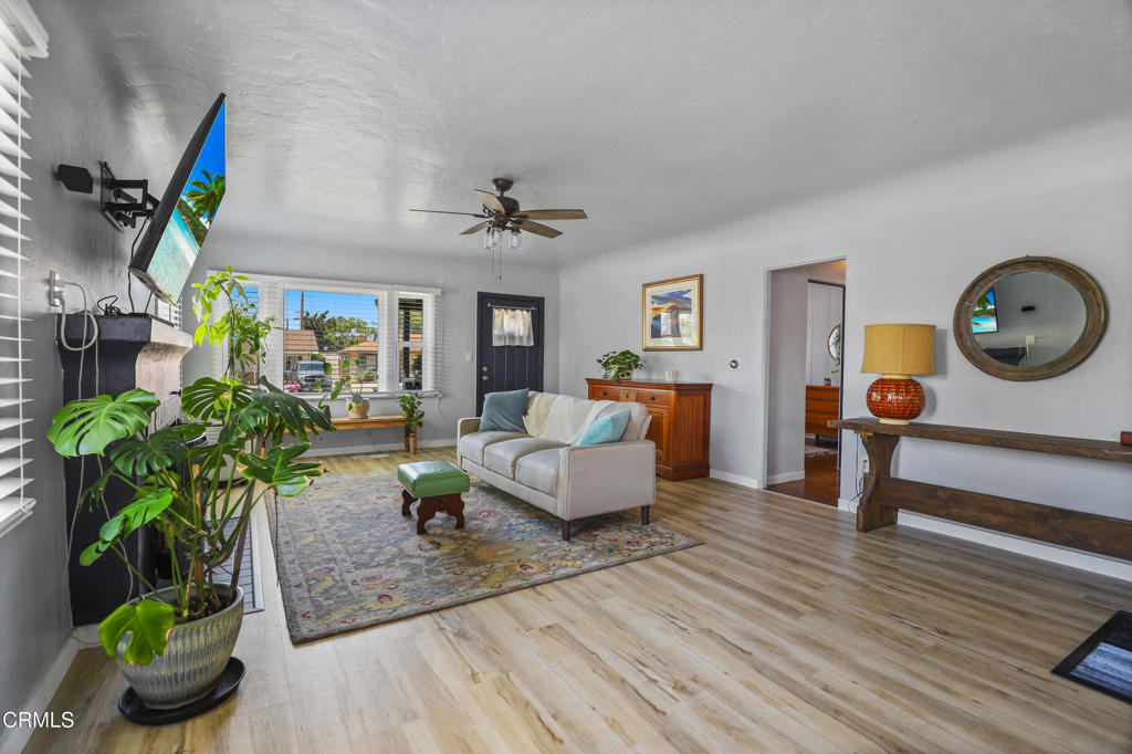 300 C Street Fillmore, CA 93015 - Photo 6 of 41 a living room with furniture and wooden floor