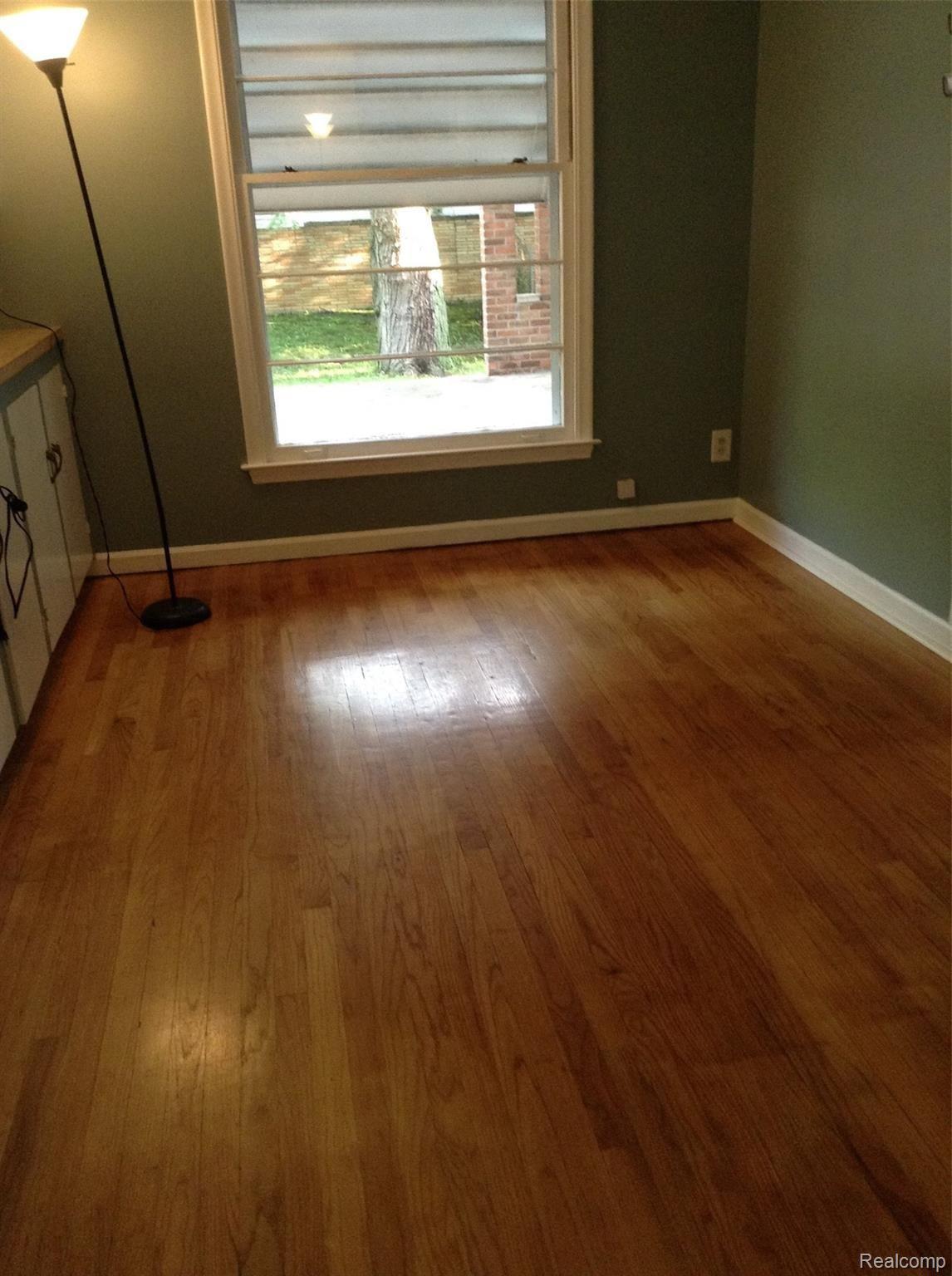 21101 Greenview Road Southfield, MI 48075 - Photo 9 of 28 21.jpg
