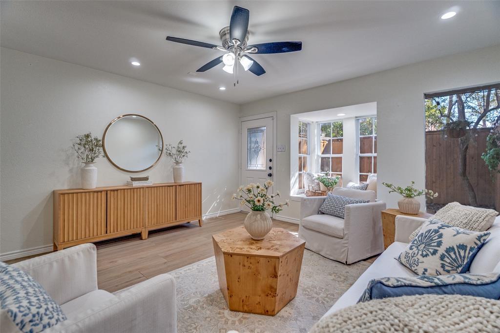 3623 Hawthorne Avenue Dallas, TX 75219 - Photo 4 of 28 A cozy window alcove creates the perfect reading nook.