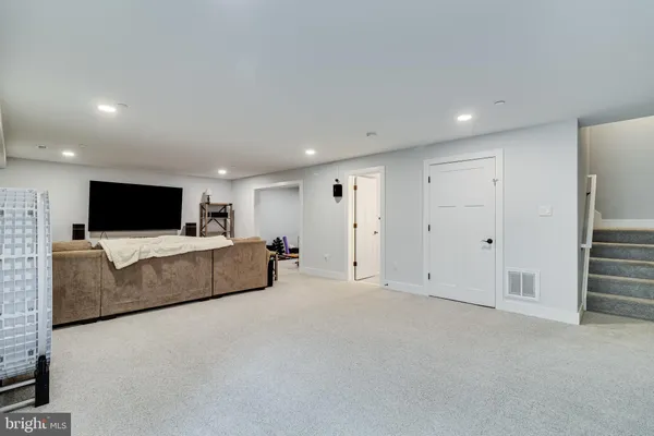 $689,900 | 12127 Riverview Drive, Newburg, MD 20664