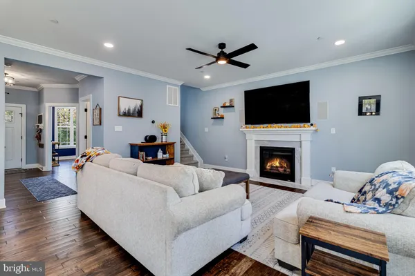 $689,900 | 12127 Riverview Drive, Newburg, MD 20664