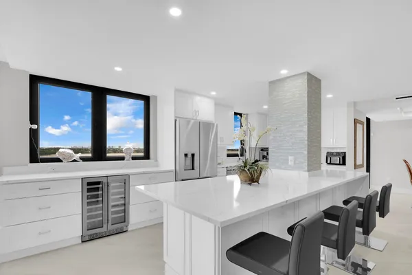 $6,500 | 5380 North Ocean Drive, Unit 9A, Singer Island, FL 33404