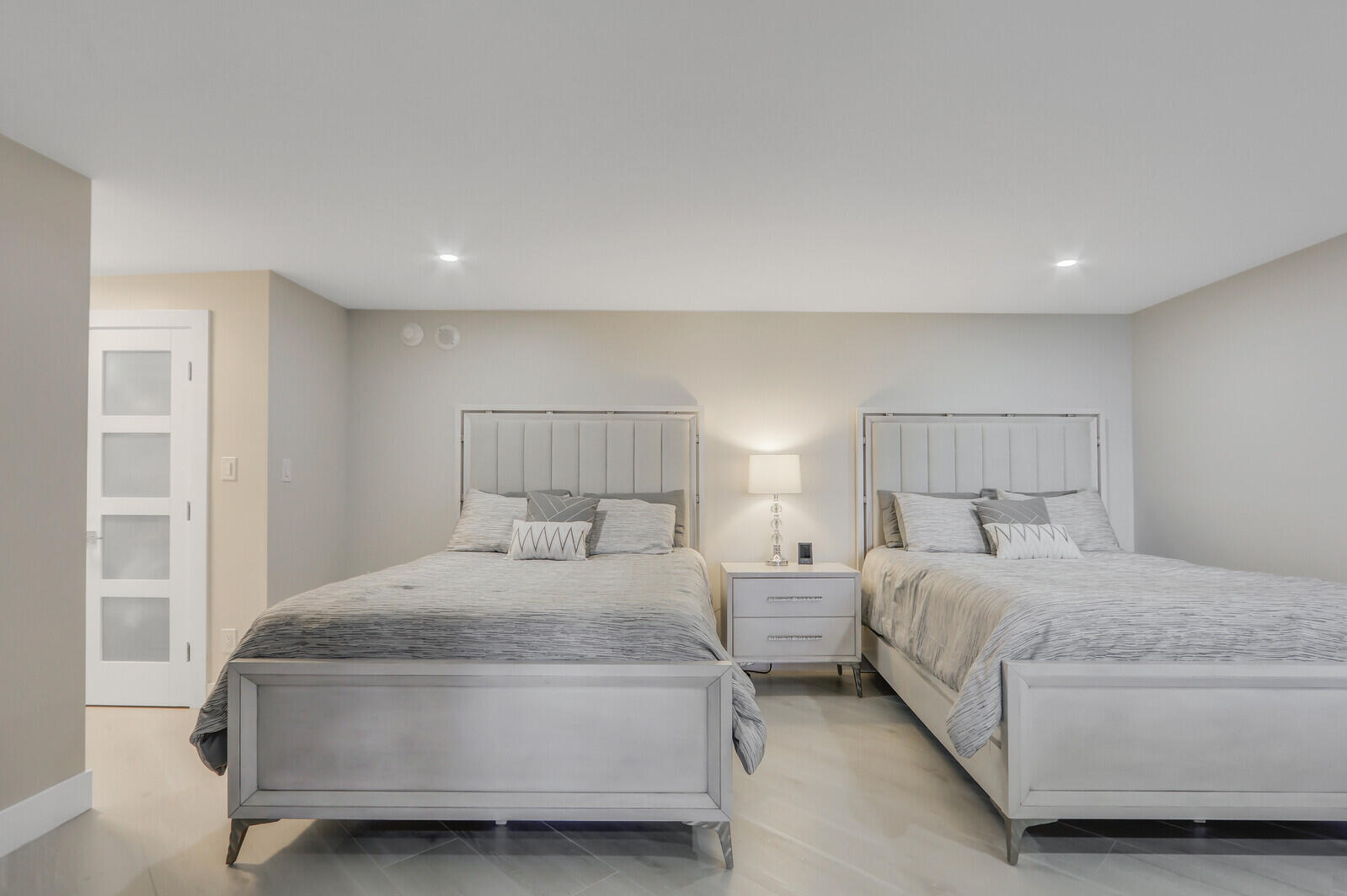 5380 North Ocean Drive, Unit 9A Singer Island, FL 33404 - Photo 23 of 38 24_Image_24_mls