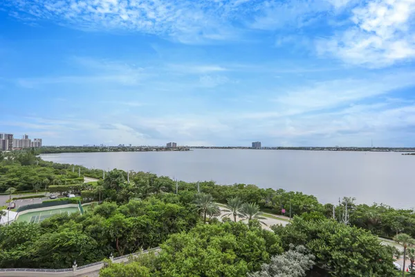 $6,500 | 5380 North Ocean Drive, Unit 9A, Singer Island, FL 33404