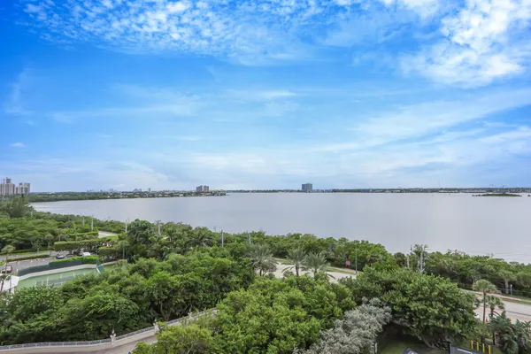 $6,500 | 5380 North Ocean Drive, Unit 9A, Singer Island, FL 33404