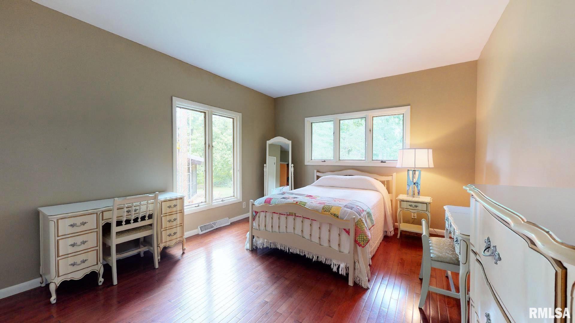 1860 West Laurel Street Springfield, IL 62704 - Photo 16 of 27 Gallery Image 16